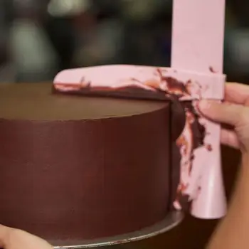 Torta Kaparó Simábban Állítható Fondant Spatulák Torta Szélén Simább Krém Díszítő DIY Bakeware Evőeszközök Konyhai Eszköz Torta