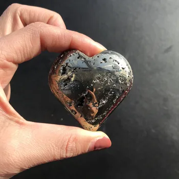 Természetes chalcopyrite pirit szív alakú Perui pirit szív bútorokkal érc 1db